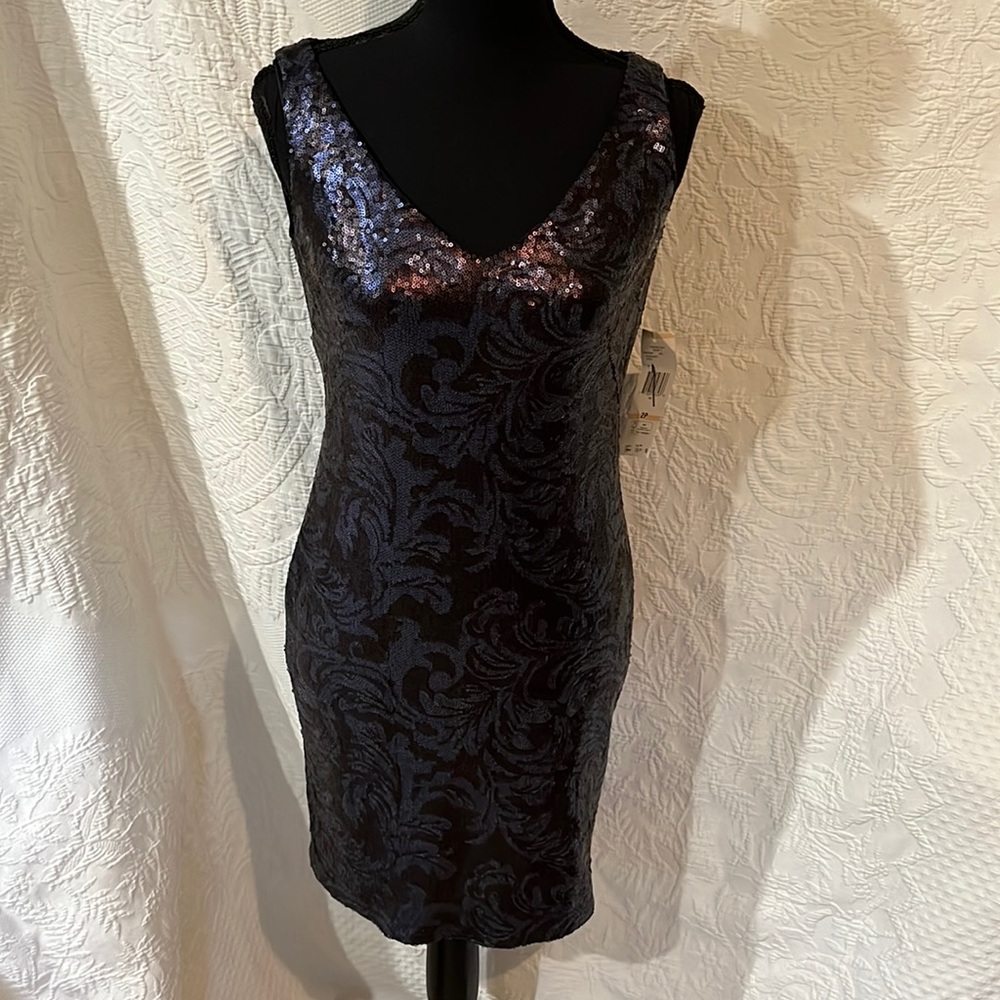 Jones New York sequin dress, size 2P, NWT‎